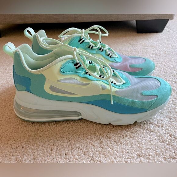 Men’s Nike Air 270 React Hyper Jade running shoes
